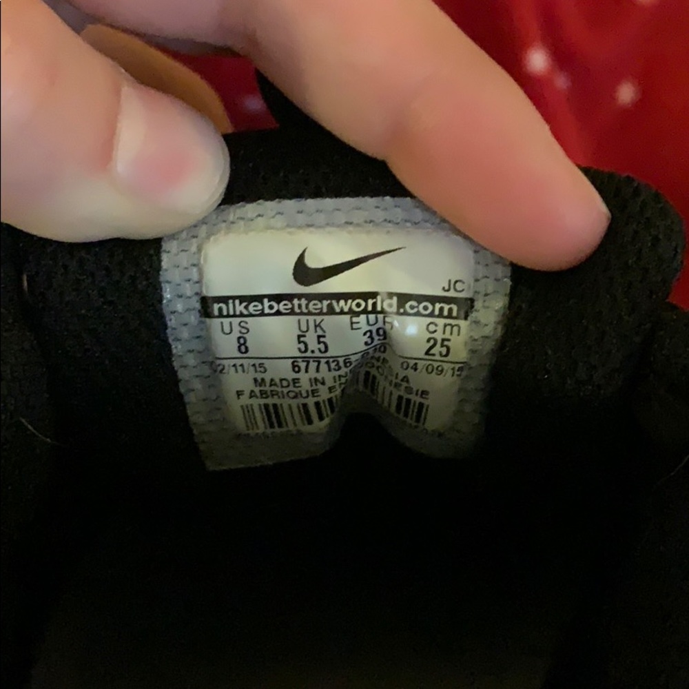 Nike Sneakers - Picture 4 of 4